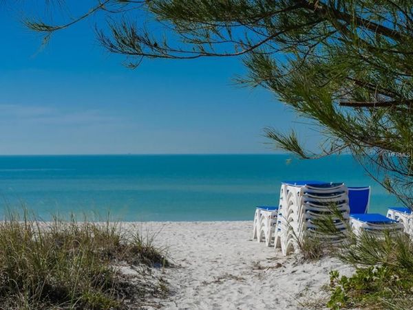 Holmes Beach Vacation Home with Private Pool Walk To Beach