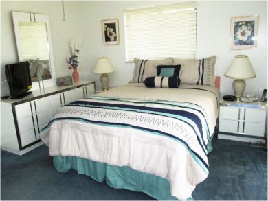 Master Bedroom with Queen Bed Master Bedroom with Queen Bed