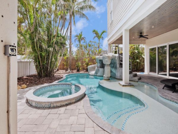Bradenton Beach Nine Bedroom House  Luxury Anna Maria Island Vacation Rental for Large Groups