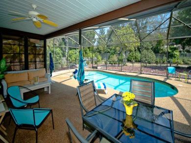 Outdoor Dining Area Outdoor Dining Area