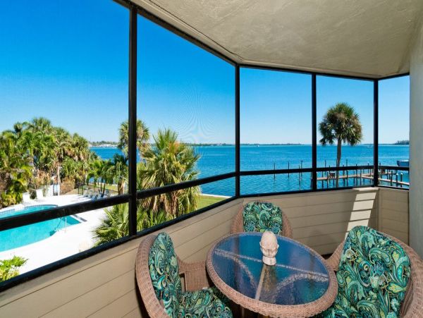 Beautiful Anna Maria Island Bay Condo