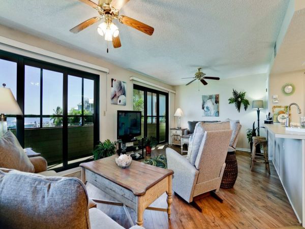 Beautiful Anna Maria Island Bay Condo
