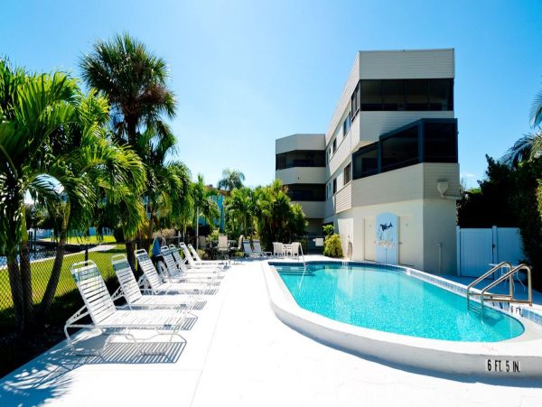 Beautiful Anna Maria Island Bay Condo