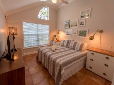 One Bedroom Anna Maria Vacation Rental Short Walk to Beach One Bedroom Anna Maria Vacation Rental Short Walk to Beach