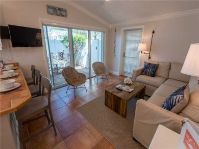 One Bedroom Anna Maria Vacation Rental Short Walk to Beach One Bedroom Anna Maria Vacation Rental Short Walk to Beach