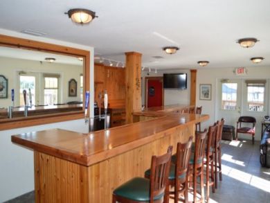 Kitchen with Breakfast Seating