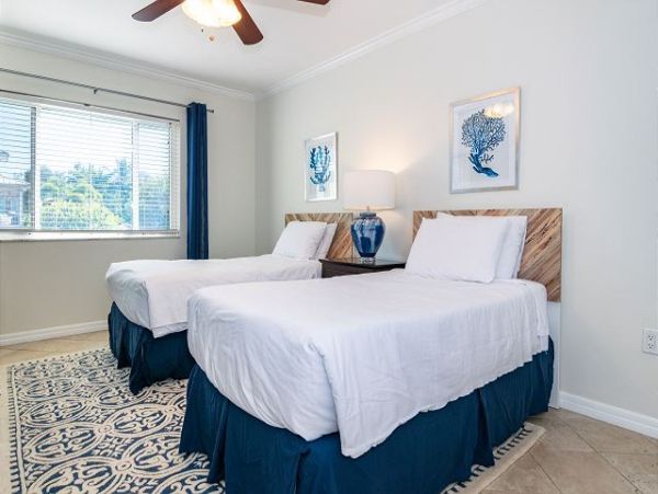 Anna Maria Island Freshly Updated Townhome Steps from the Beach