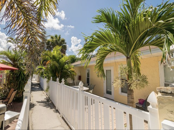 Cozy Vacation Rental in Holmes Beach - Steps to the Gulf!