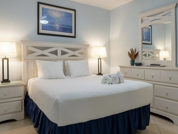 Cozy Vacation Rental in Holmes Beach - Steps to the Gulf!