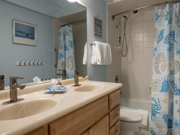 Cozy Vacation Rental in Holmes Beach - Steps to the Gulf!