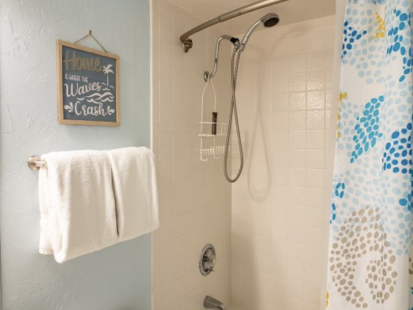 Cozy Vacation Rental in Holmes Beach - Steps to the Gulf!