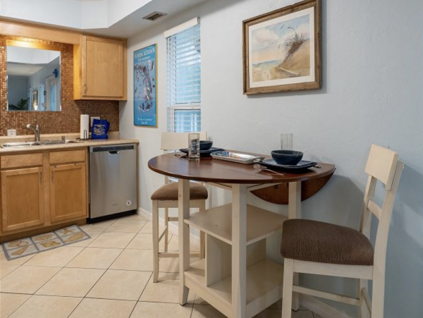 Cozy Vacation Rental in Holmes Beach - Steps to the Gulf!