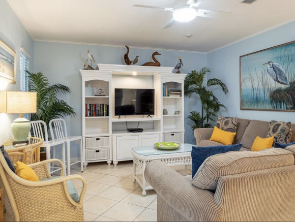 Cozy Vacation Rental in Holmes Beach - Steps to the Gulf!