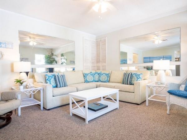 Holmes Beach Rentals with Pools at Great Prices!