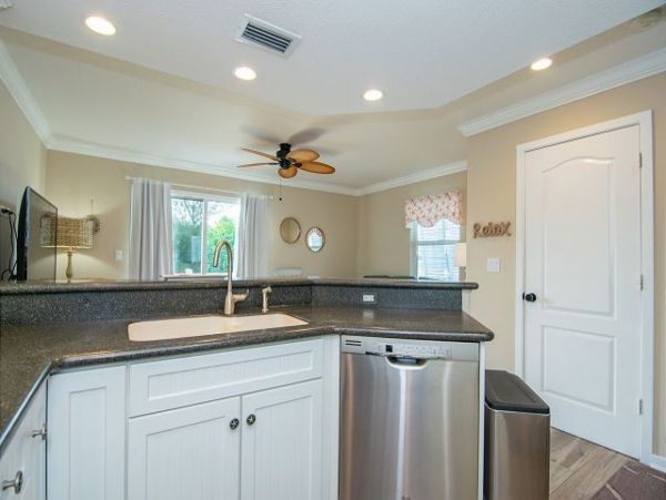 Holmes Beach Vacation Condo 2 Bedrooms Sleeps 6