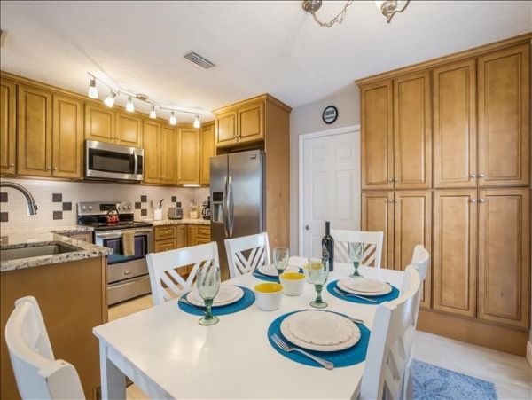 Three Bedroom Home With Private Pool In Anna Maria