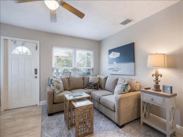 Three Bedroom Home With Private Pool In Anna Maria