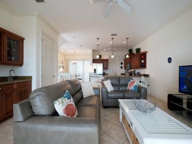 Bradenton Beach Rental  can Sleep 9 Guests