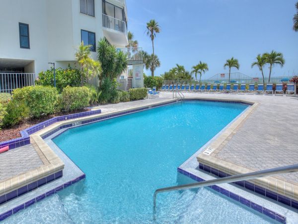 Gulf-Front Indian Shores Vacation Beach Condo 8 Guests