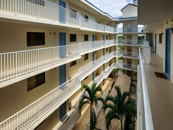 Gulf-Front Indian Shores Vacation Beach Condo 8 Guests