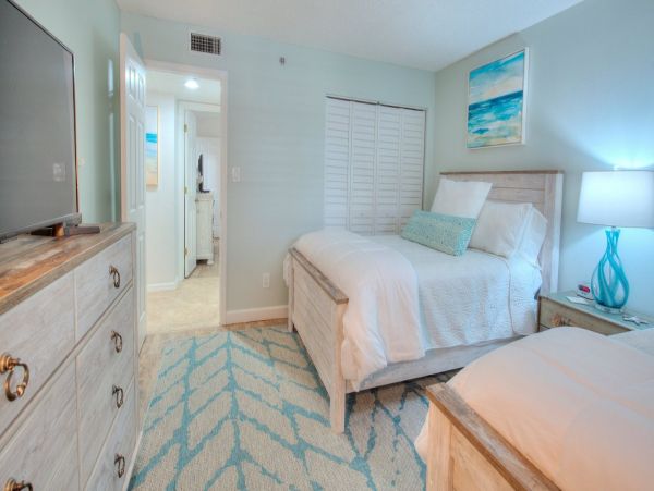 Gulf-Front Indian Shores Vacation Beach Condo 8 Guests