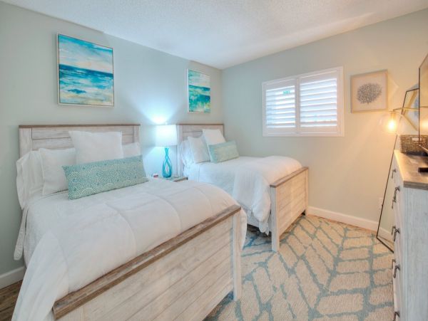 Gulf-Front Indian Shores Vacation Beach Condo 8 Guests