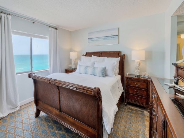 Gulf-Front Indian Shores Vacation Beach Condo 8 Guests