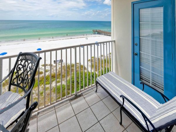 Gulf-Front Indian Shores Vacation Beach Condo 8 Guests