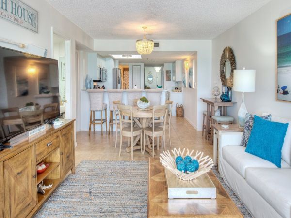 Gulf-Front Indian Shores Vacation Beach Condo 8 Guests