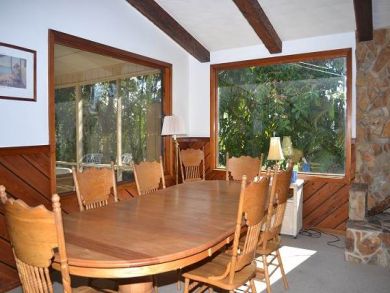 Dining Area with Seating for Six