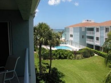Holmes Beach, Florida Rental Condo Located on Beach