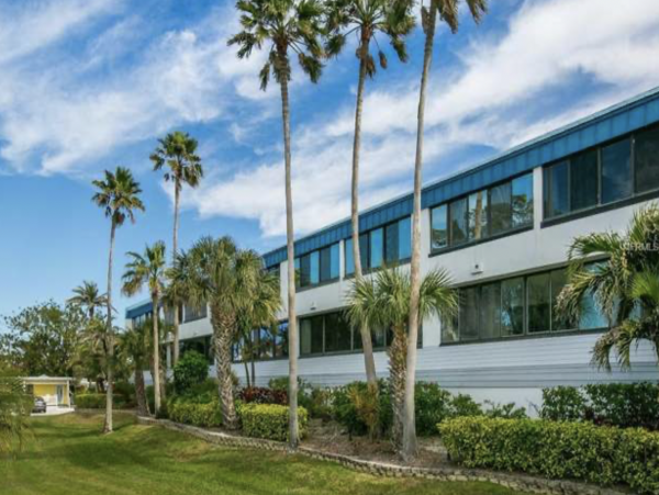 Value Priced Monthly Rental Sleeps Six on Holmes Beach