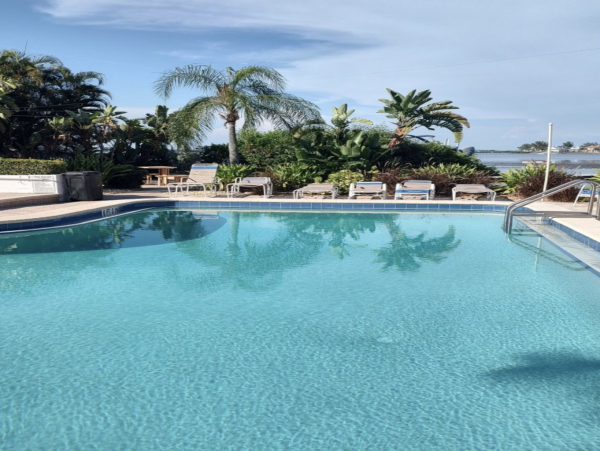 Value Priced Monthly Rental Sleeps Six on Holmes Beach