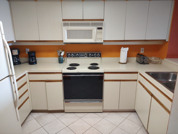 Value Priced Monthly Rental Sleeps Six on Holmes Beach