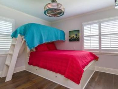 Twin/Full Bunk Beds in Guest Bedroom