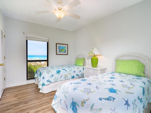 Holmes Beach Three Bedroom Value Priced Beach Front Rental