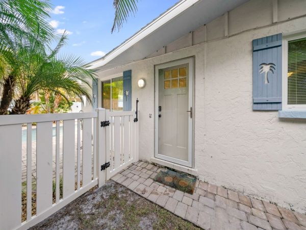 Two Bedroom Old Florida Anna Maria Vacation Cottage
