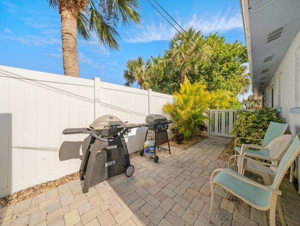 Two Bedroom Old Florida Anna Maria Vacation Cottage