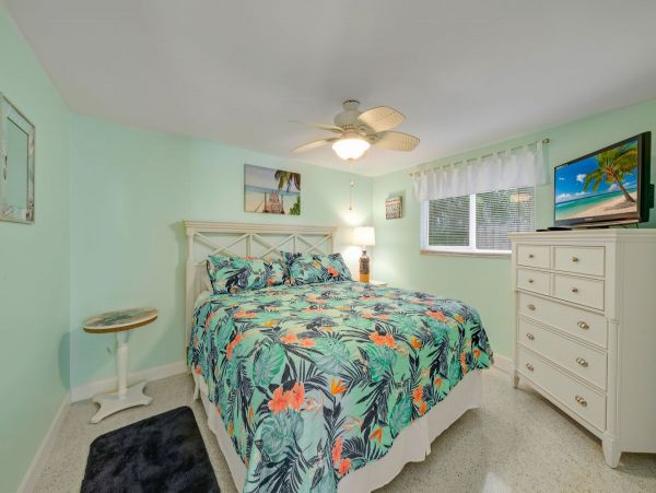 Two Bedroom Old Florida Anna Maria Vacation Cottage