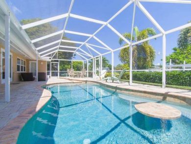 Three Bedroom House for Rent on Anna Maria Island with Pool