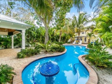 3/2 Bedroom Vacation Cottage with Pool Anna Maria Island