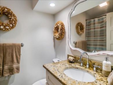 3/2 Bedroom Vacation Cottage with Pool Anna Maria Island