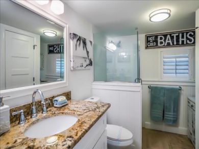 3/2 Bedroom Vacation Cottage with Pool Anna Maria Island