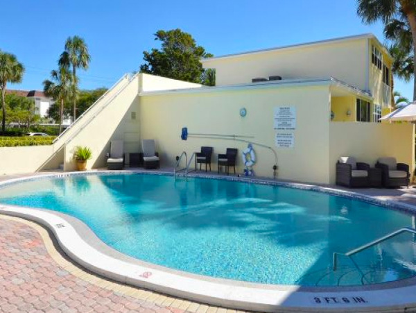 Charming Beachside Condos on Longboat Key