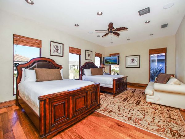 BEACHFRONT Destin Luxury Vacation Rental with Private Pool
