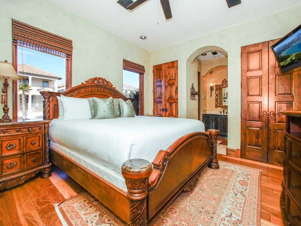 BEACHFRONT Destin Luxury Vacation Rental with Private Pool