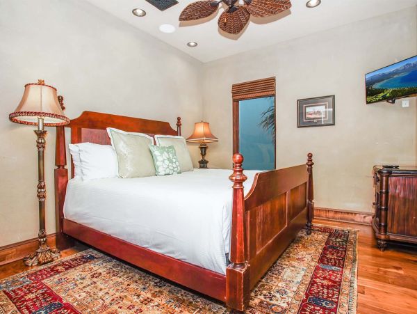 BEACHFRONT Destin Luxury Vacation Rental with Private Pool