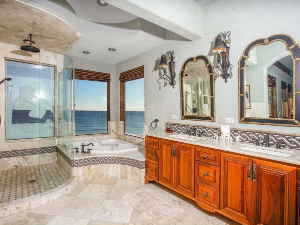 BEACHFRONT Destin Luxury Vacation Rental with Private Pool