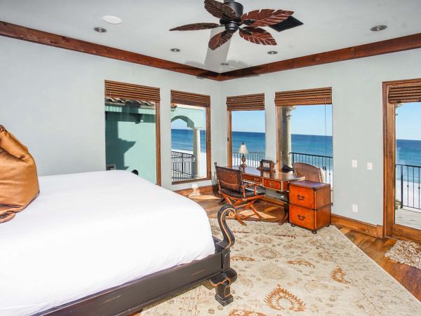 BEACHFRONT Destin Luxury Vacation Rental with Private Pool