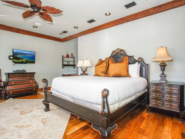 BEACHFRONT Destin Luxury Vacation Rental with Private Pool